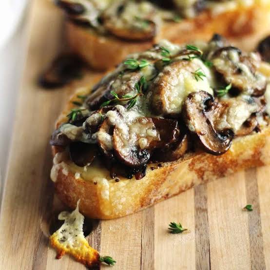Garlic Mushrooms on Toast
